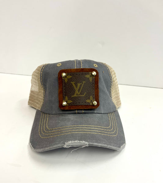 PP19 New Grey Denim Kelsey distressed trucker Brown/Gold