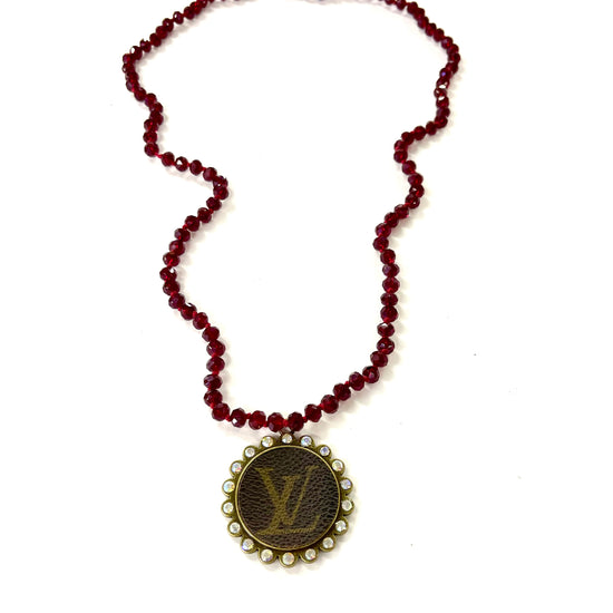 Maroon 17” necklace - Patches Of Upcycling