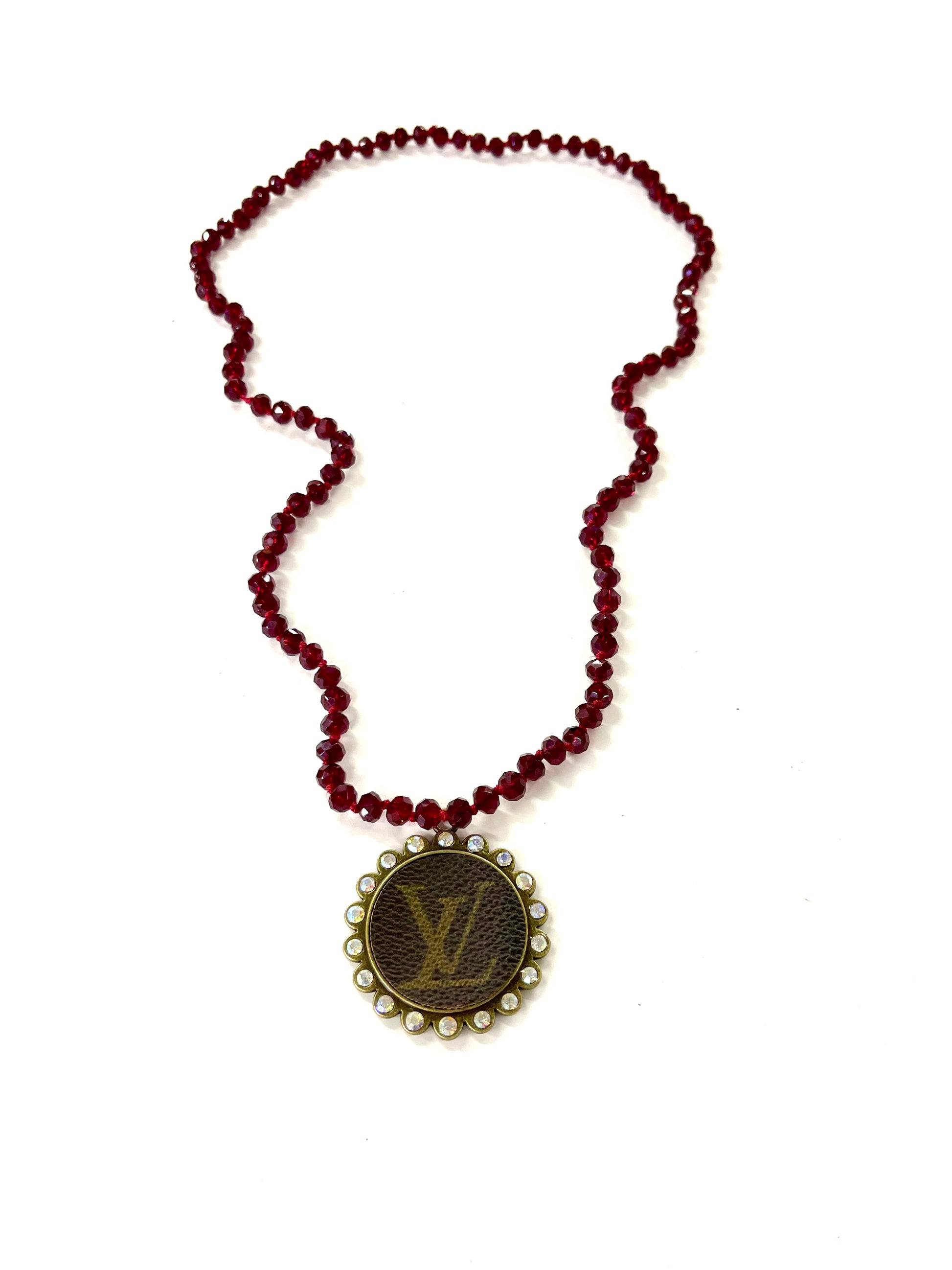 Maroon 17” necklace - Patches Of Upcycling