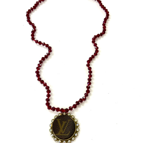 Maroon 17” necklace - Patches Of Upcycling