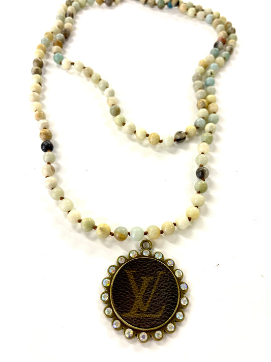 Stone- Agate with large antique circle pendant - Patches Of Upcycling