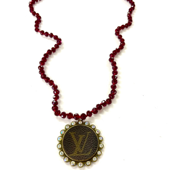 Maroon 17” necklace - Patches Of Upcycling