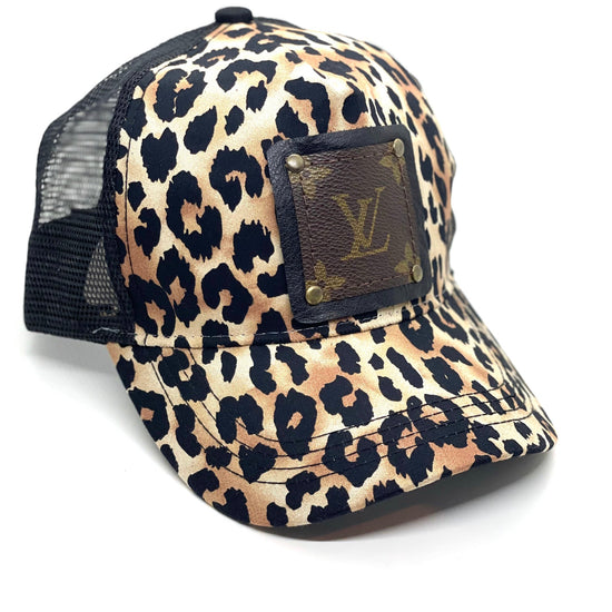 L3 - Leopard brown Trucker with Black back Black/Black - Patches Of Upcycling