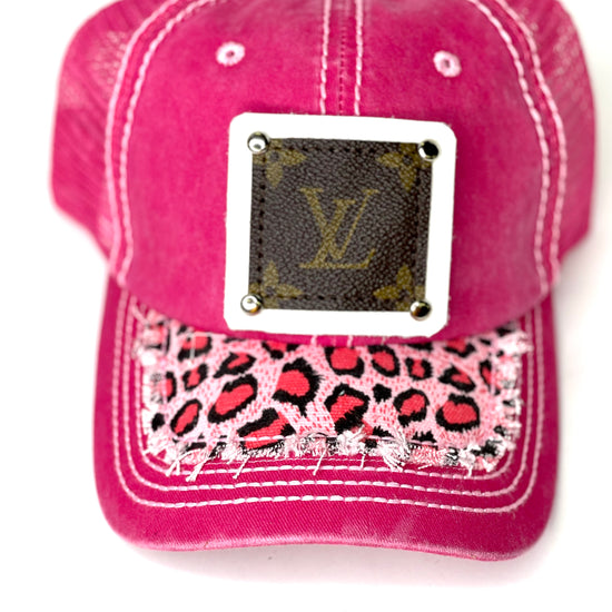 M7 - Pink leopard Hat White/Silver - Patches Of Upcycling