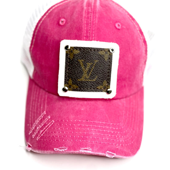 OO5 - 3 Scratch Pink, White back hat White/Silver - Patches Of Upcycling
