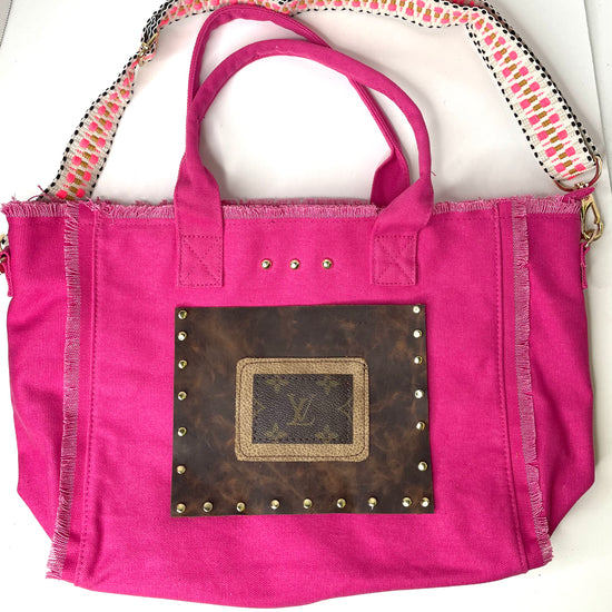 Frayed Edge Tote/Crossbody in pink zipper closure - Patches Of Upcycling