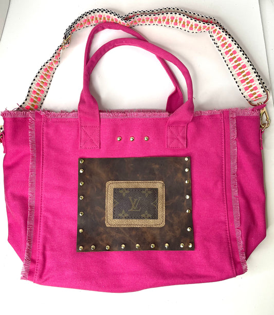 Frayed Edge Tote/Crossbody in pink zipper closure - Patches Of Upcycling