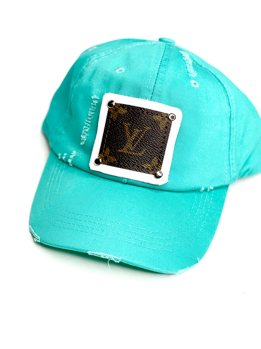 GG1 - Tiffany Distressed Dad Pony Hat White/Silver - Patches Of Upcycling