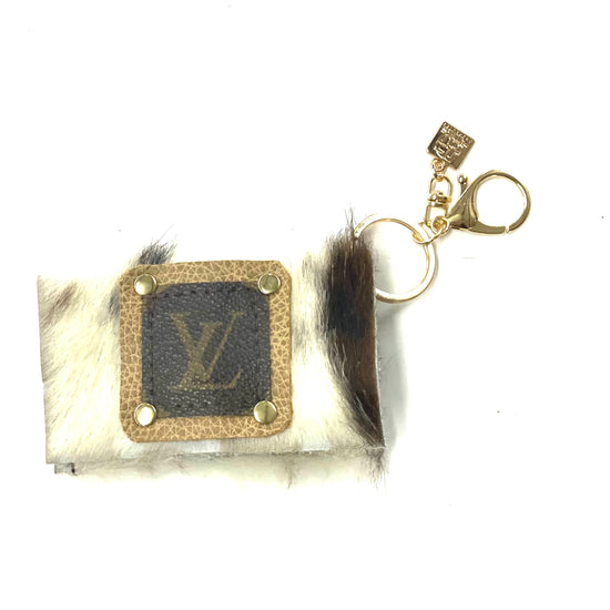 Cardholder in Kelsey with LV patch - Patches Of Upcycling