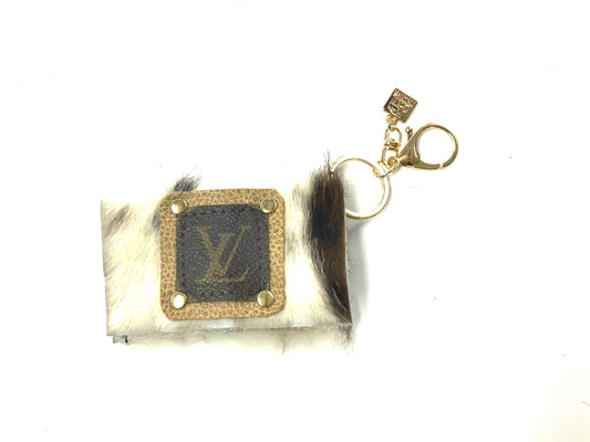 Cardholder in Kelsey with LV patch - Patches Of Upcycling