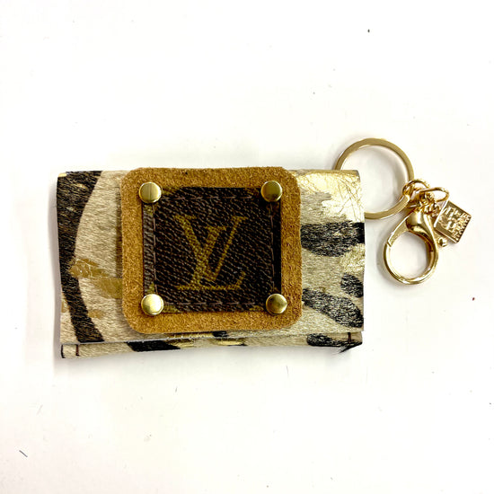 Cardholder multiple options with LV patch with border in Camel - Patches Of Upcycling