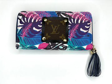 Single Wallet Dark blue, purple, & pink tropical (black patch, gold hardware) - Patches Of Upcycling