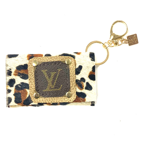 Cardholder in leopard with LV patch - Patches Of Upcycling
