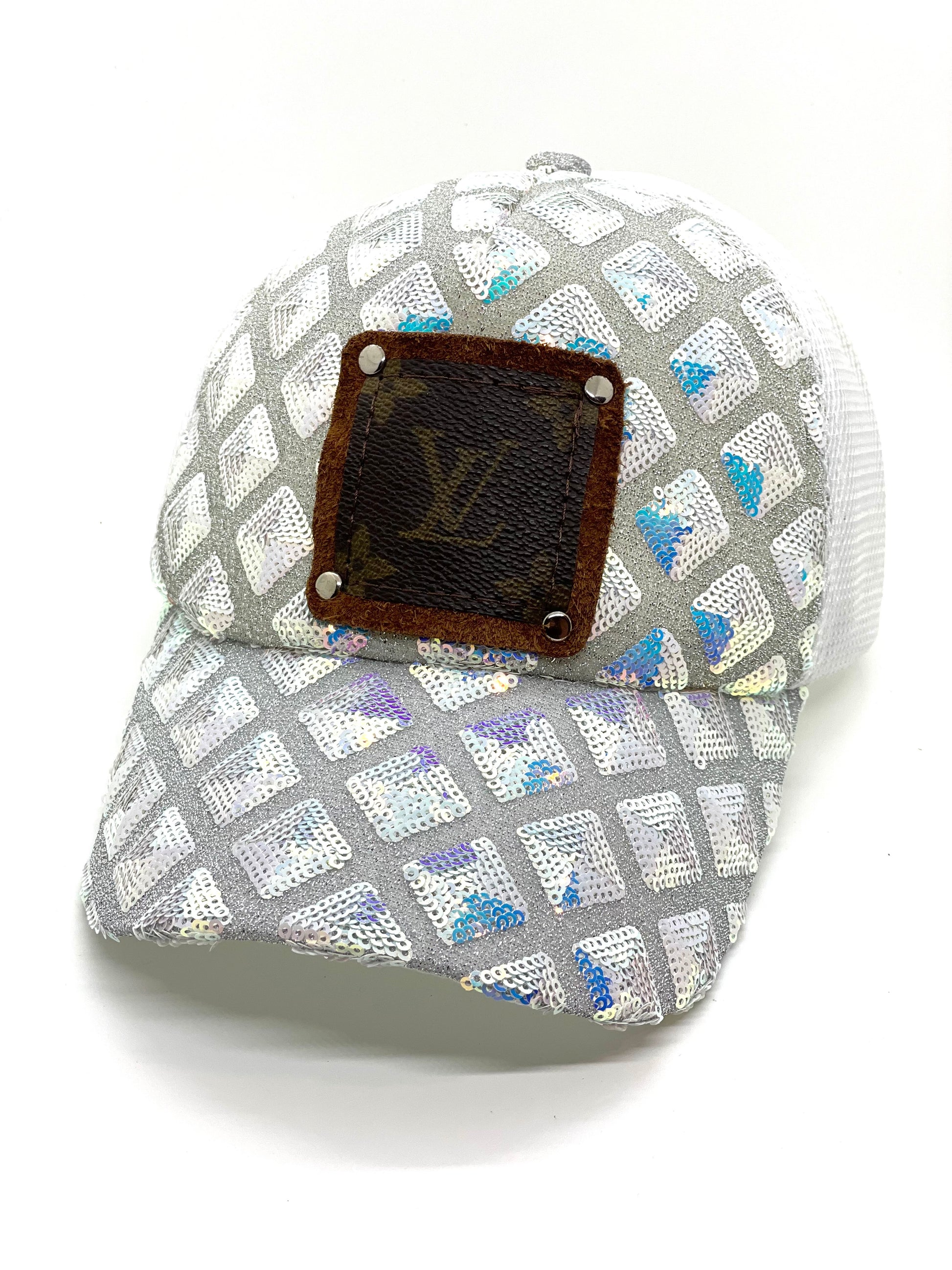 T1 - Summer fun White Holographic Trucker with White back White/Silver - Patches Of Upcycling