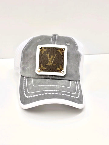 - Gray Hat with White Detailing White/Silver - Patches Of Upcycling