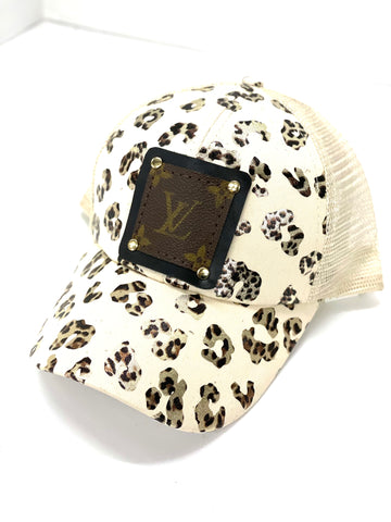 B - Leopard Cream Holographic Trucker with Cream back Black/Gold - Patches Of Upcycling