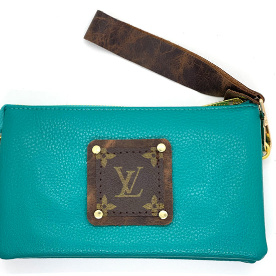 Jill in turquoise (brown patch) with leather strap - Patches Of Upcycling