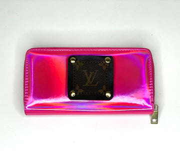 Single Wallet in Metallic hot pink wallet (black patch, gold hardware) - Patches Of Upcycling