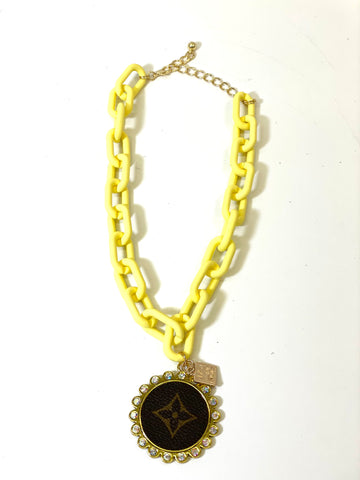 Chain necklace yellow - Patches Of Upcycling