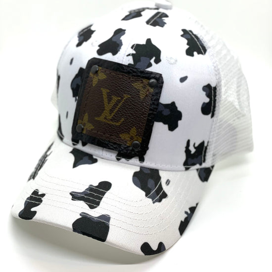 R1 - Cow print white and black Hat Black/Black - Patches Of Upcycling