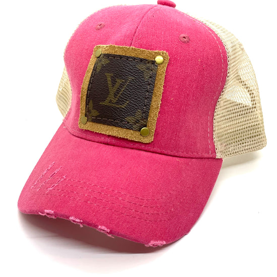 OO2 - 3 scratch Faded pink Trucker with Cream back Brown/Gold - Patches Of Upcycling