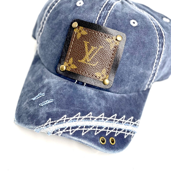 W7 - Faded blue Baseball with a Off white Zig Zag Stitching White/ Antique - Patches Of Upcycling