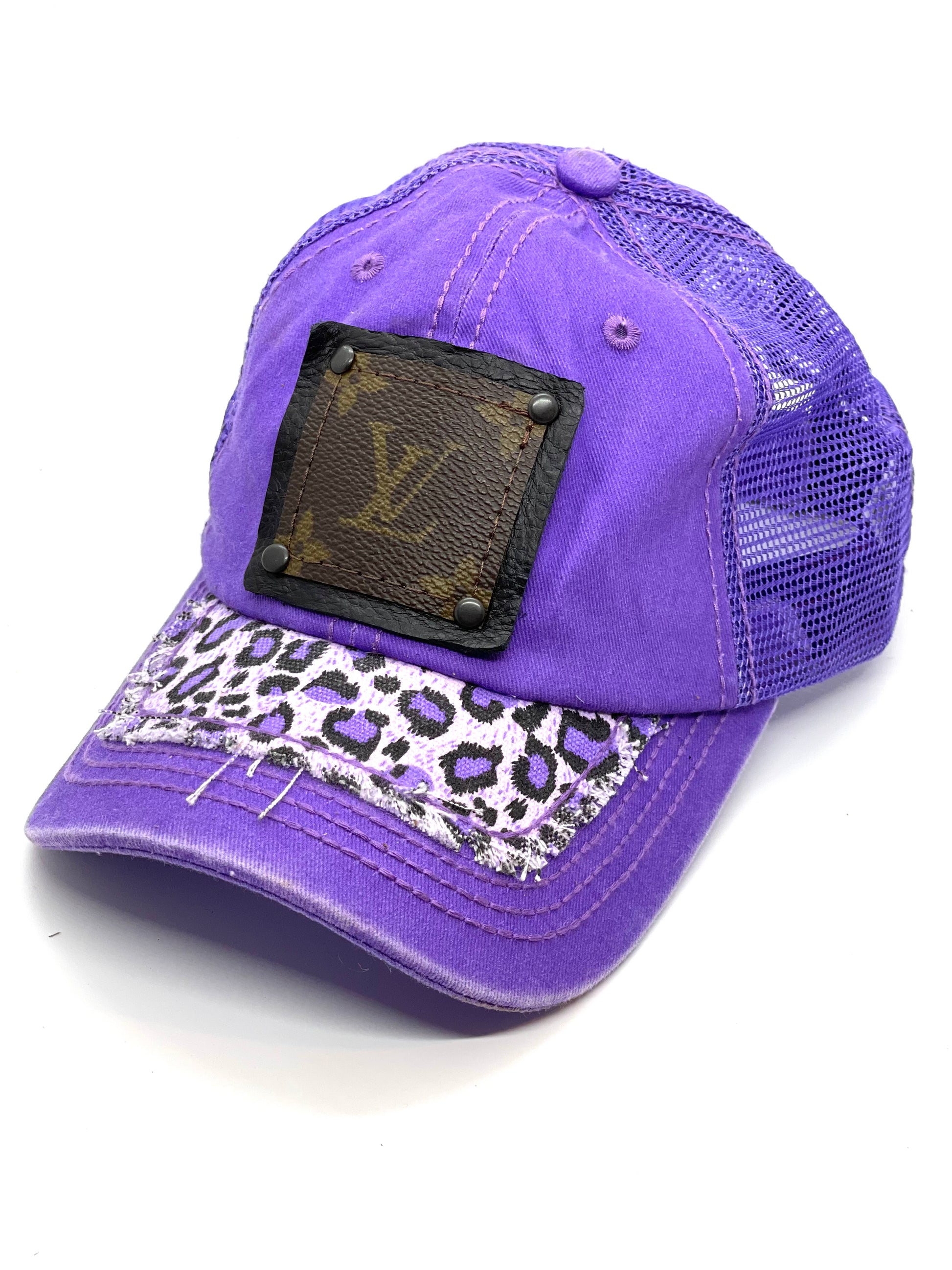 M5 - Lisa - purple leopard hat Black/black - Patches Of Upcycling