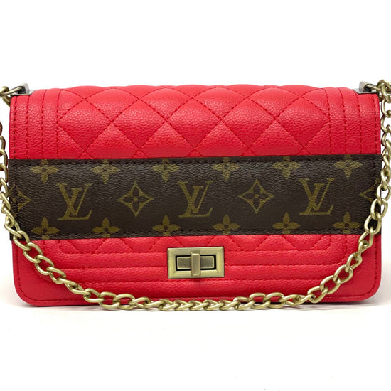 Chanel in red (3LV) - Patches Of Upcycling