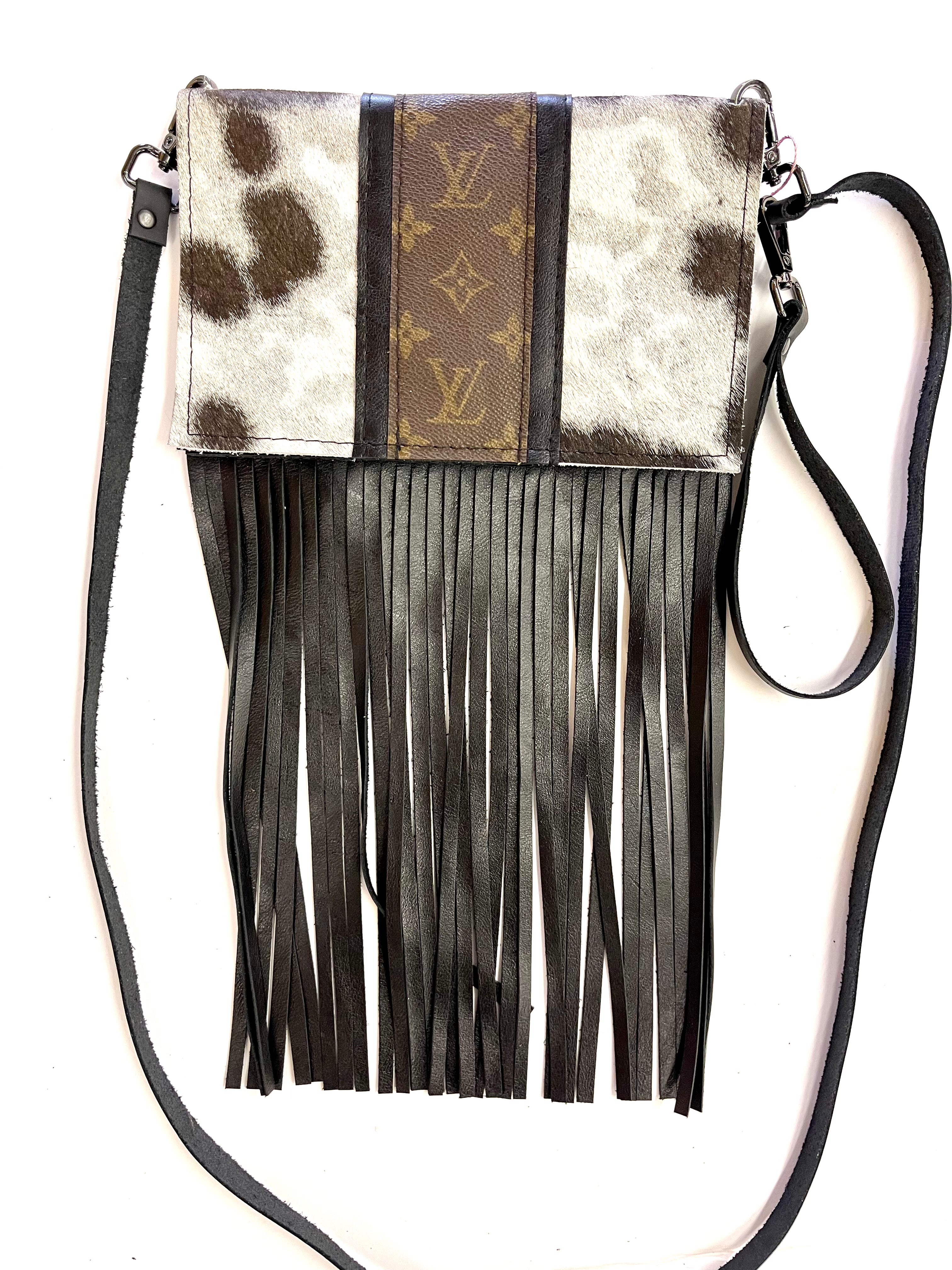 sort small crossbody Images High Quality Grahic Small Crossbody Kelsey short HOH, Strip Black Accents | Patches Of ...