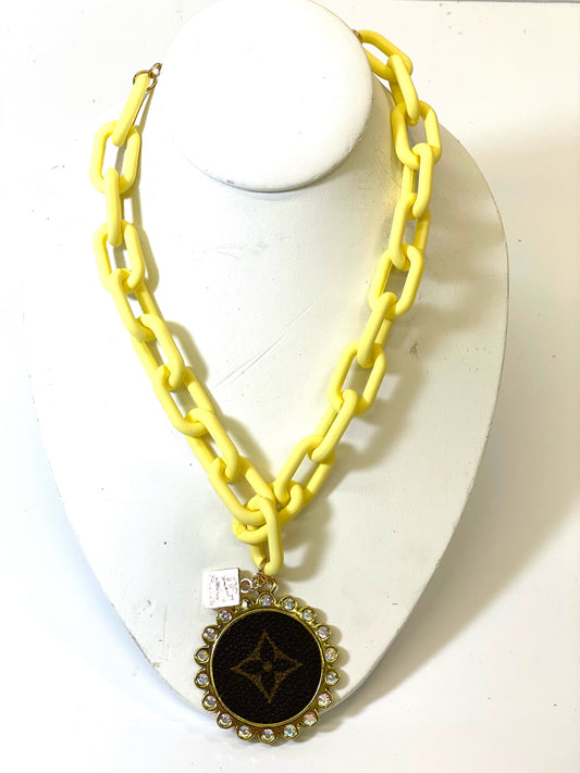 Chain necklace yellow - Patches Of Upcycling