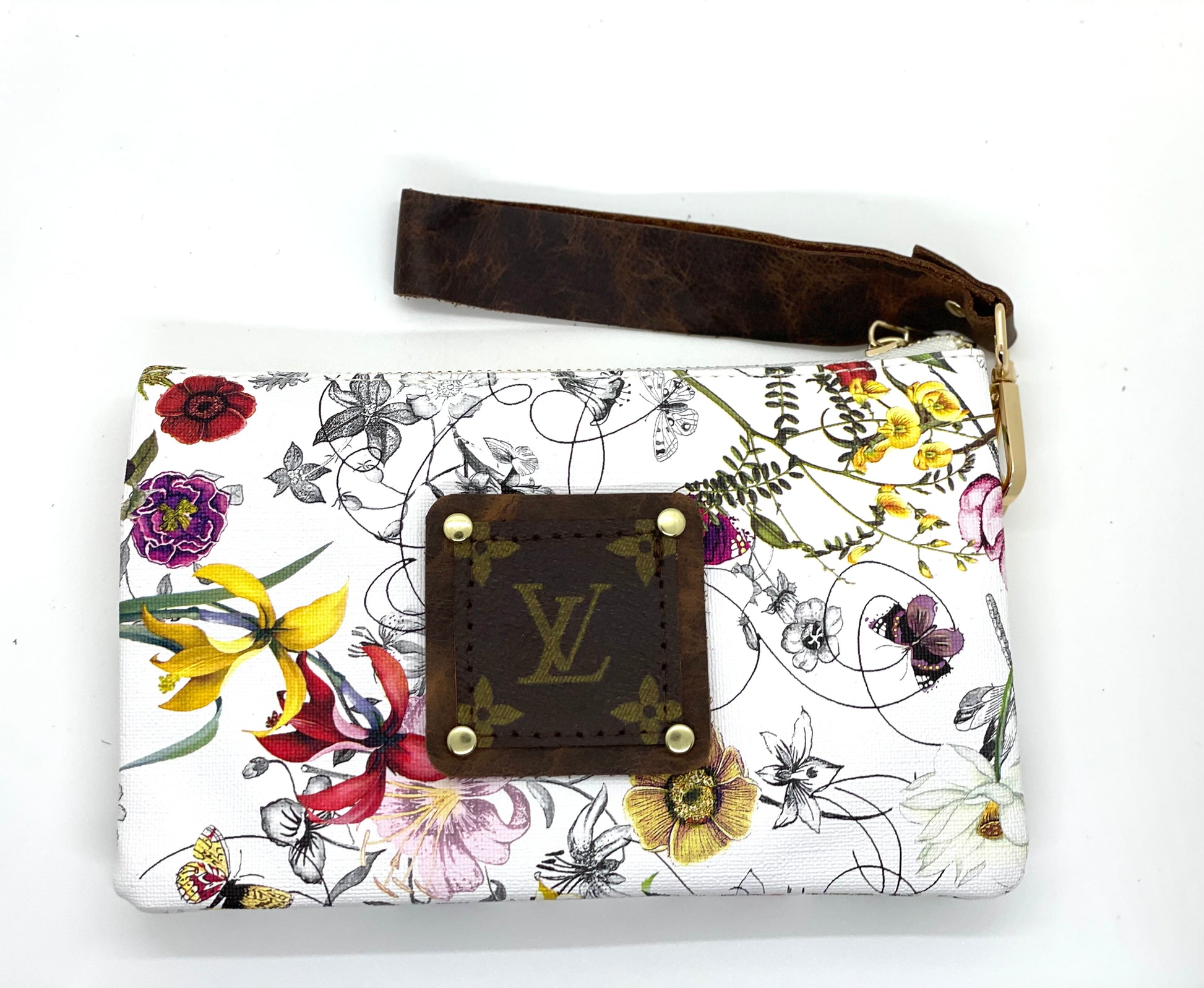 Jill in white floral (brown patch) with leather strap - Patches Of Upcycling