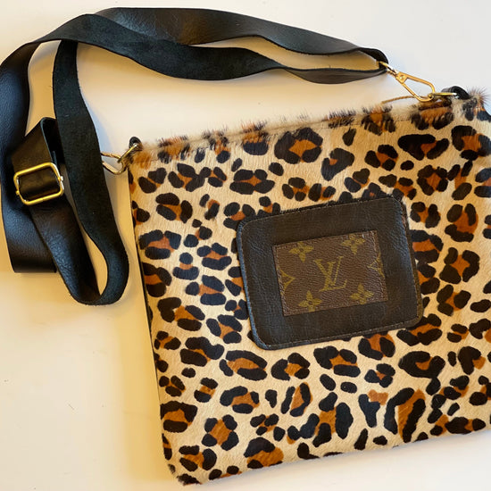 Medium Crossbody in Leopard - Patch in Black - Patches Of Upcycling