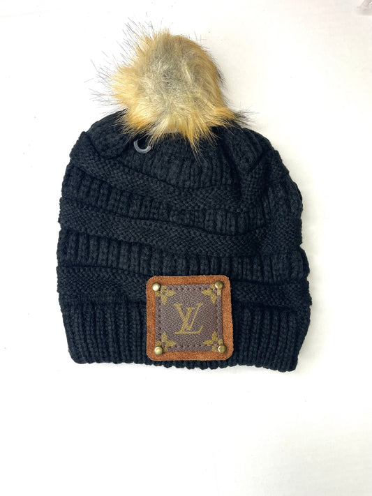 Beanie with LV patch and antique hardware in black - Patches Of Upcycling