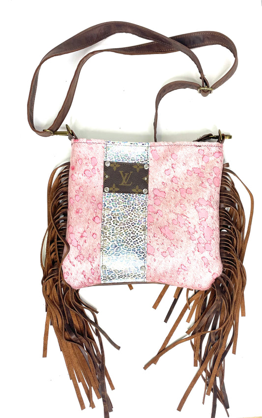 Medium Crossbody pink acid washed with iridescent leopard strip - Patches Of Upcycling