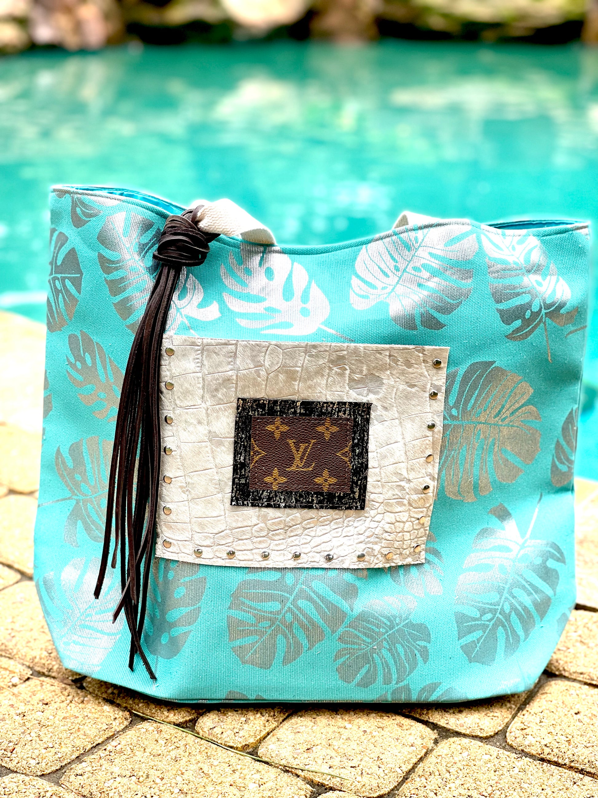 Beach tote in light blue with silver leaves - Patches Of Upcycling
