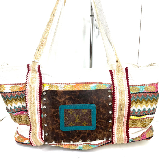 Boho Tote/Crossbody in Cream with Zipper pocket - Patches Of Upcycling
