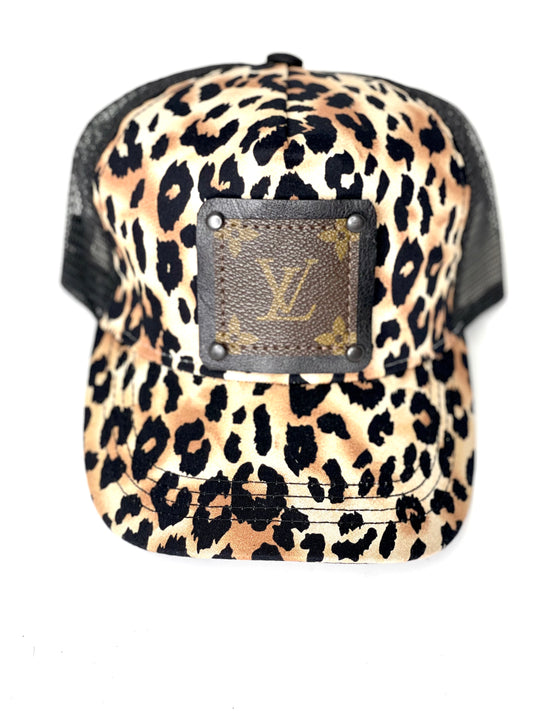 L3 - Leopard brown Trucker with Black back Black/Black - Patches Of Upcycling